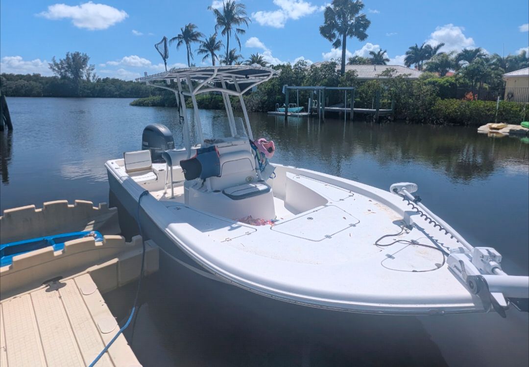 2016 Tidewater 2000 Carolina Bay