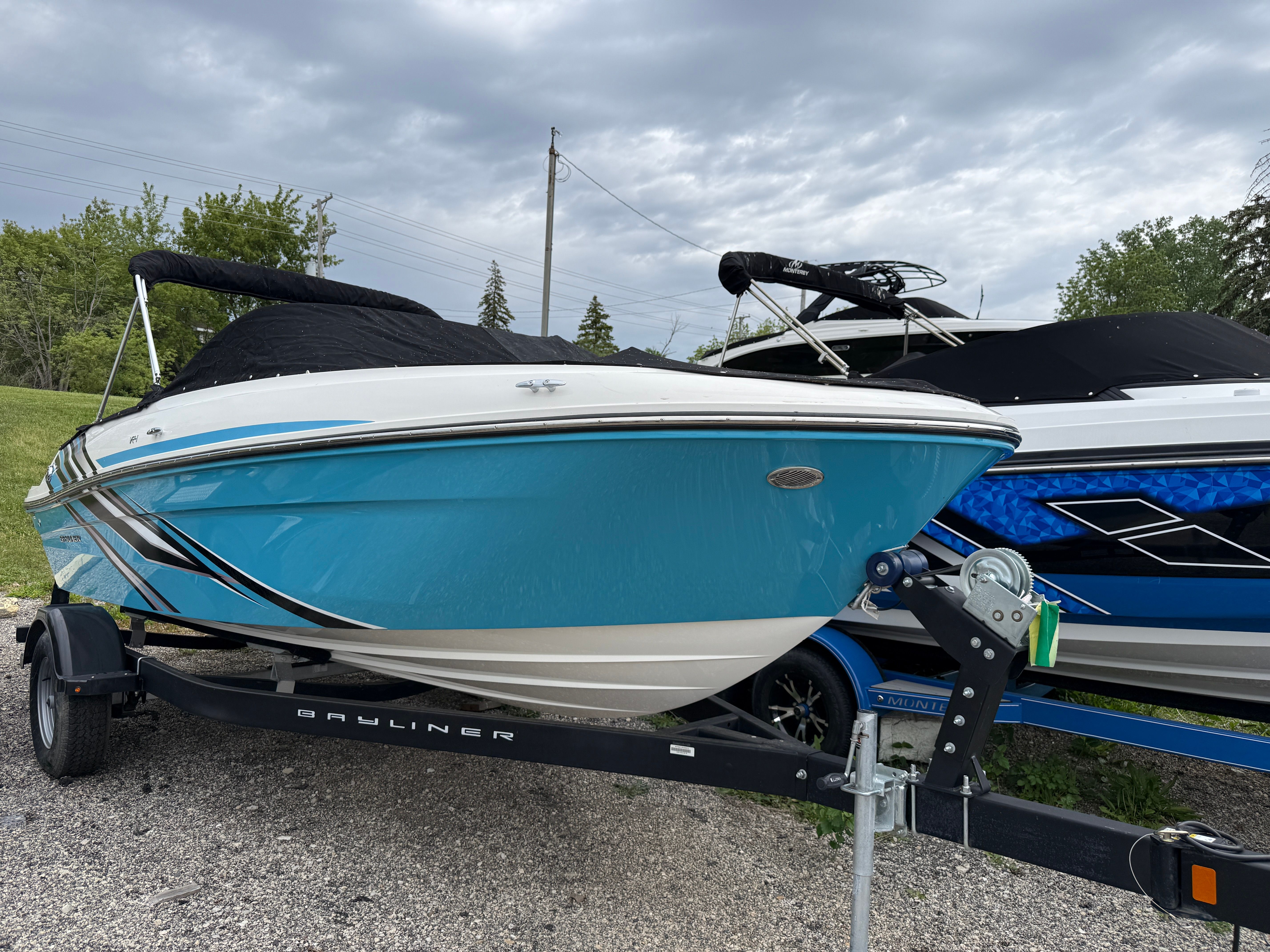 2023 Bayliner VR 4 OB