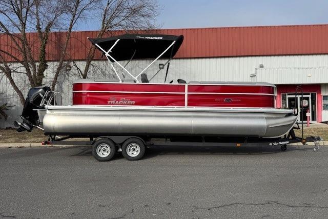 2026 Sun Tracker Party Barge 24 XP3