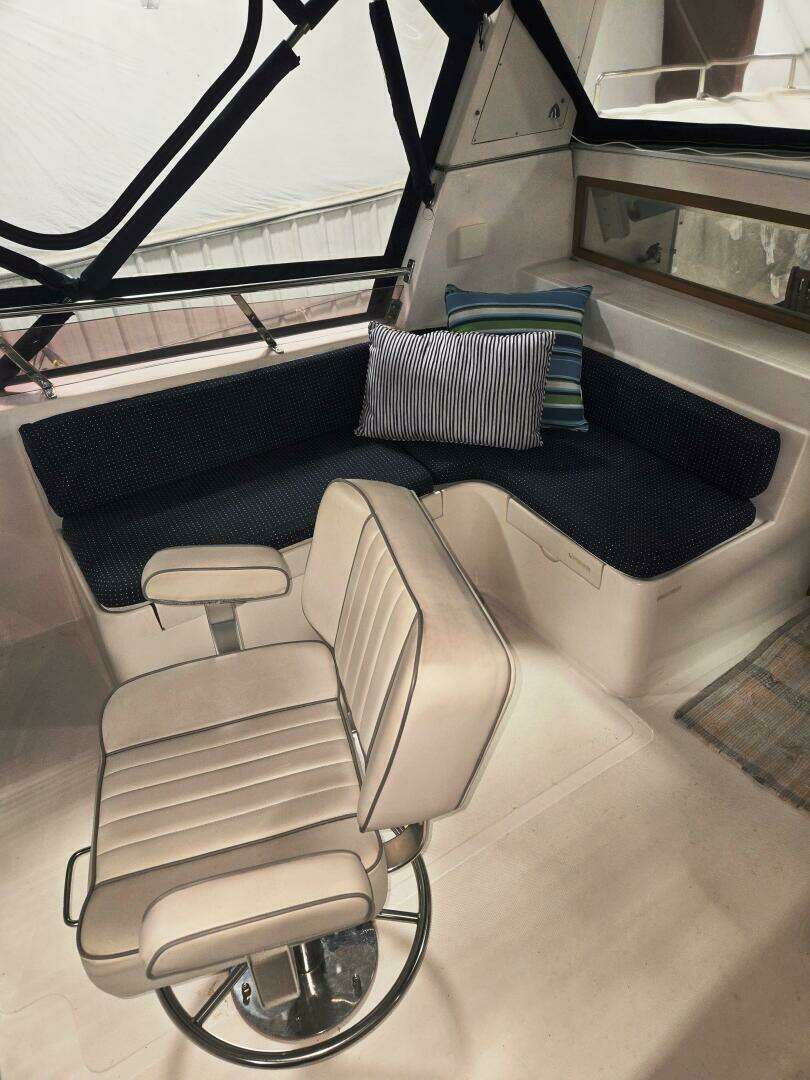1989 Marine Trader 47 Cockpit Motor Yacht - Image 14