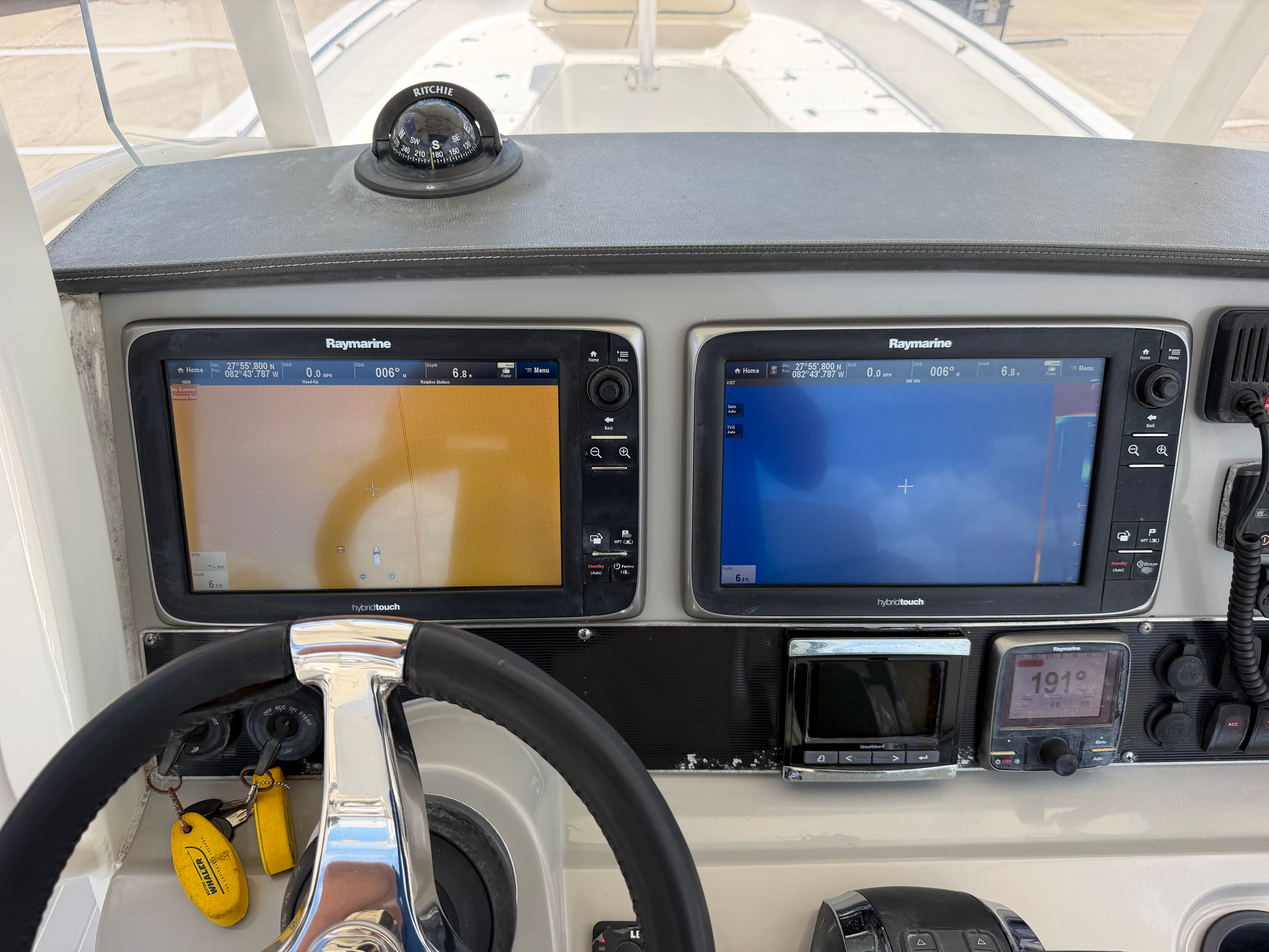 2015 BOSTON WHALER 270 DAUNTLESS - Image 11