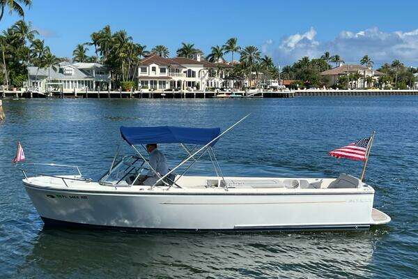 2013 Vanquish 24 Runabout