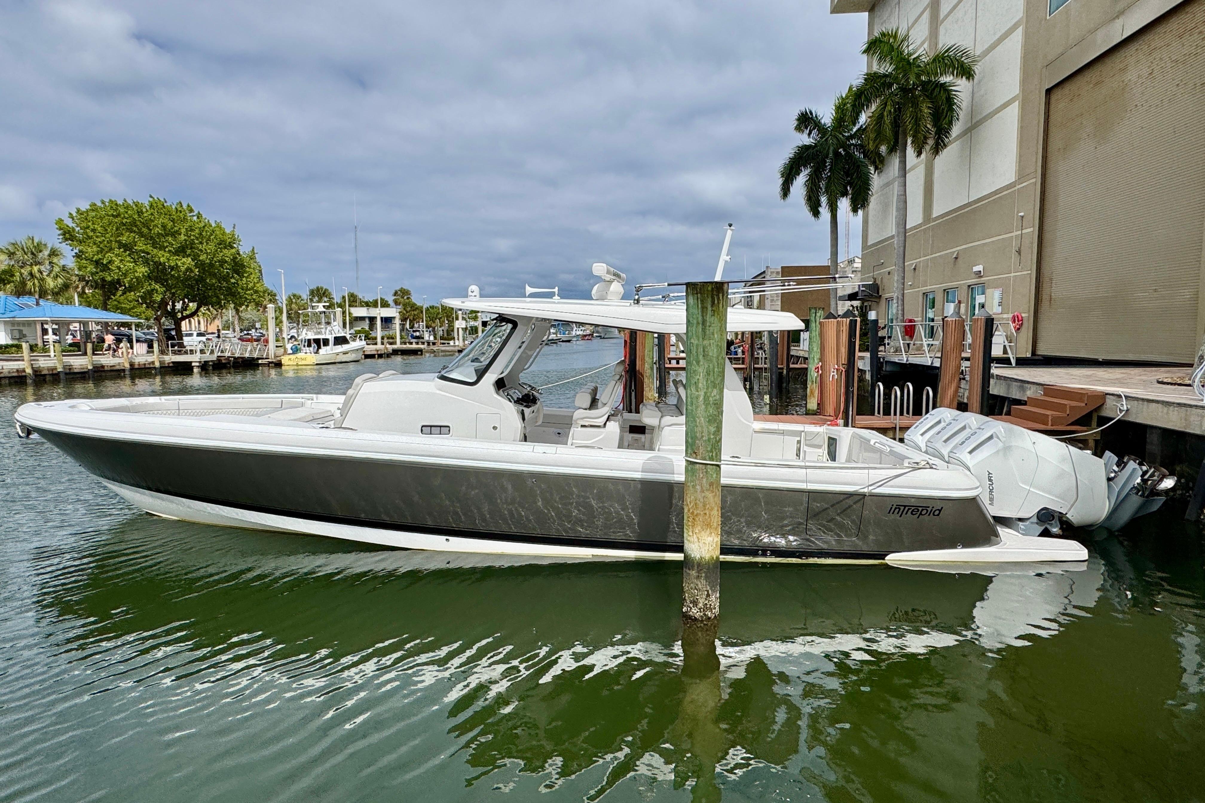 2024 Intrepid 427 Nomad SE