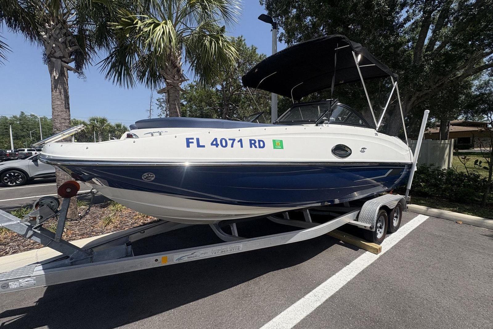 2016 Bayliner 215 Deck Boat