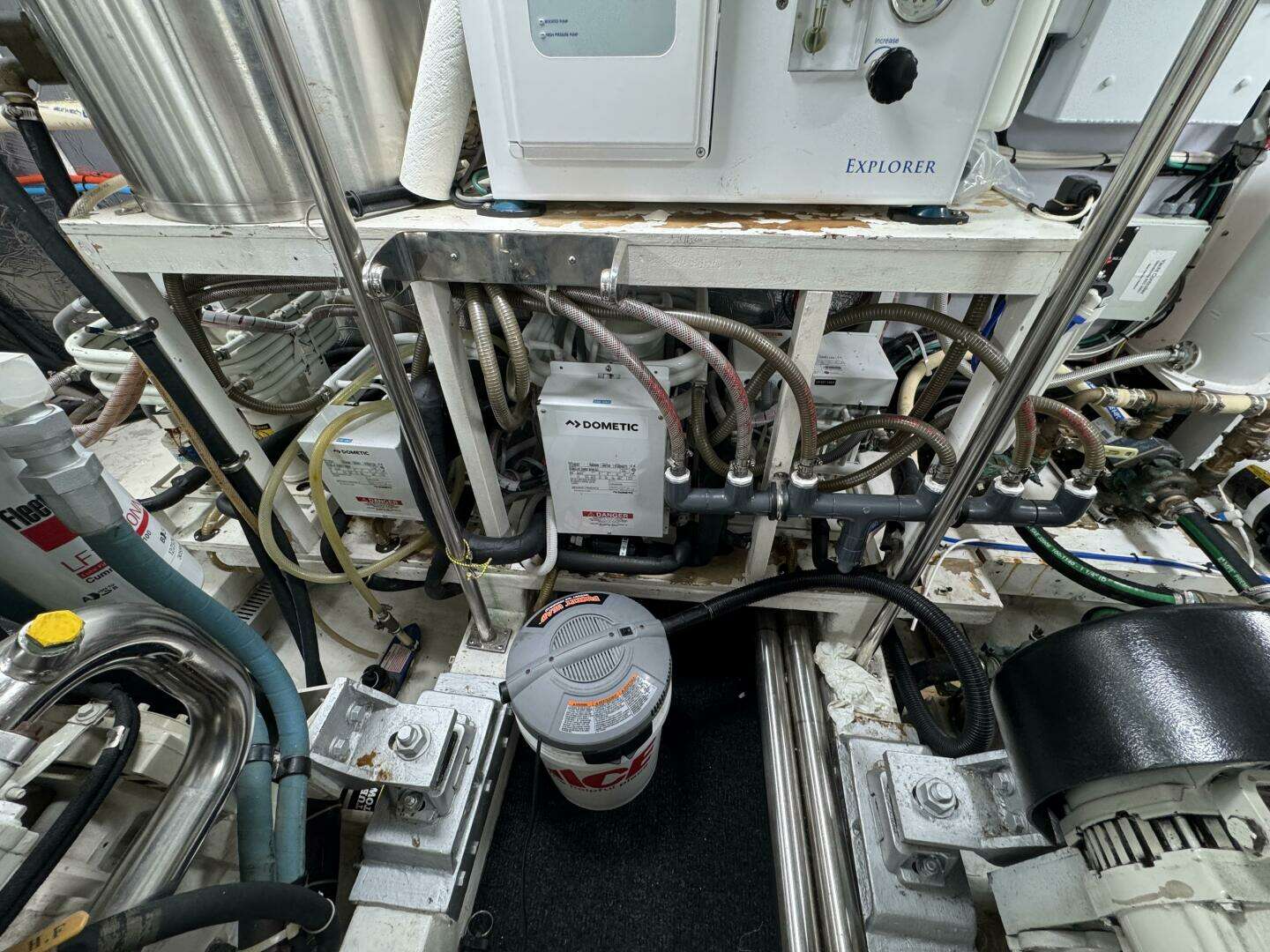 2004 Altima 55 Pilothouse - Image 60