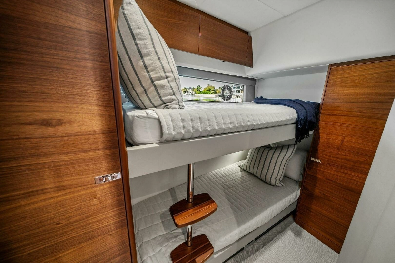 2023 Princess F50 - Image 42