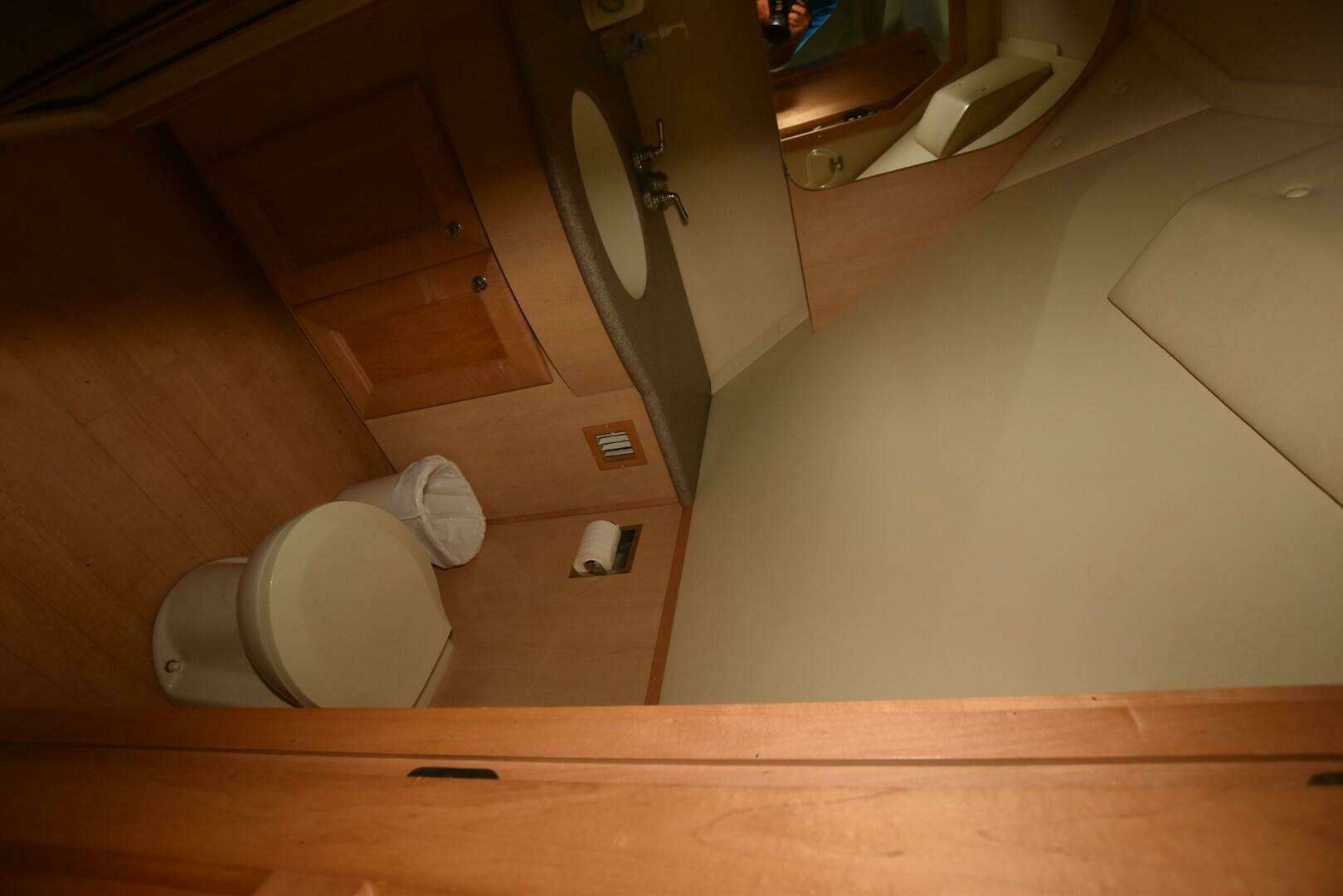 2005 Bluewater 5200 - Image 18