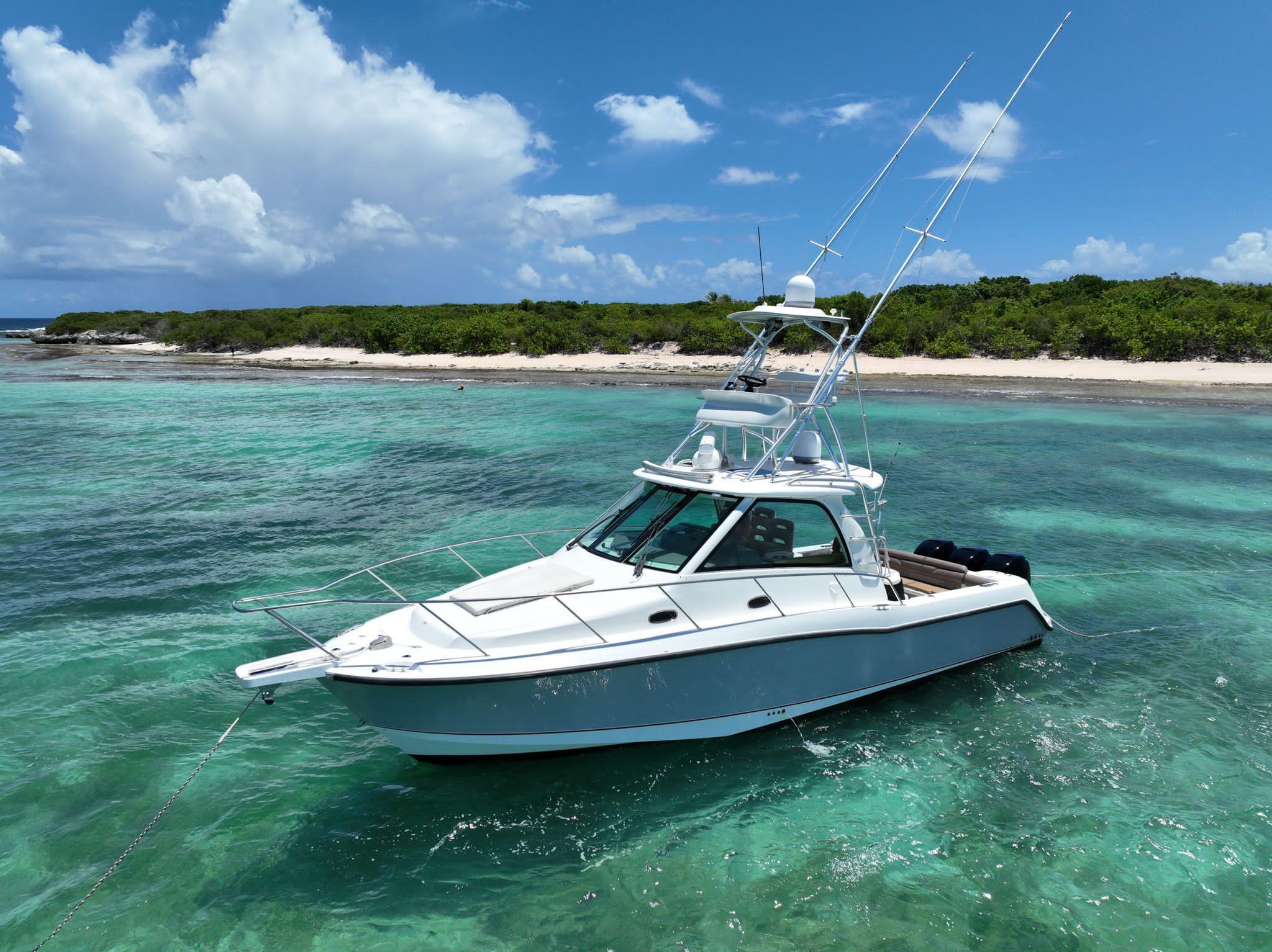 2010 Boston Whaler 345 Conquest