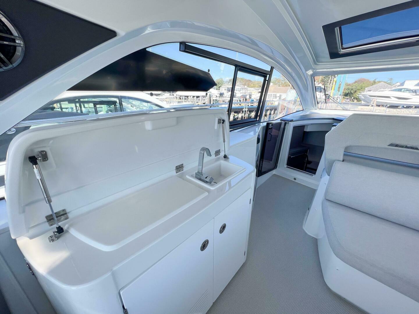 2024 Beneteau Gran Turismo 45 - Image 8