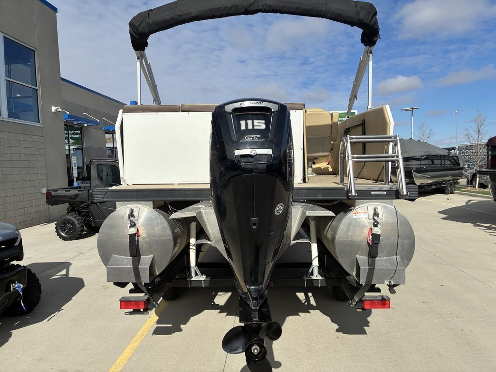 2015 Larson Escape 2200 RT - 9