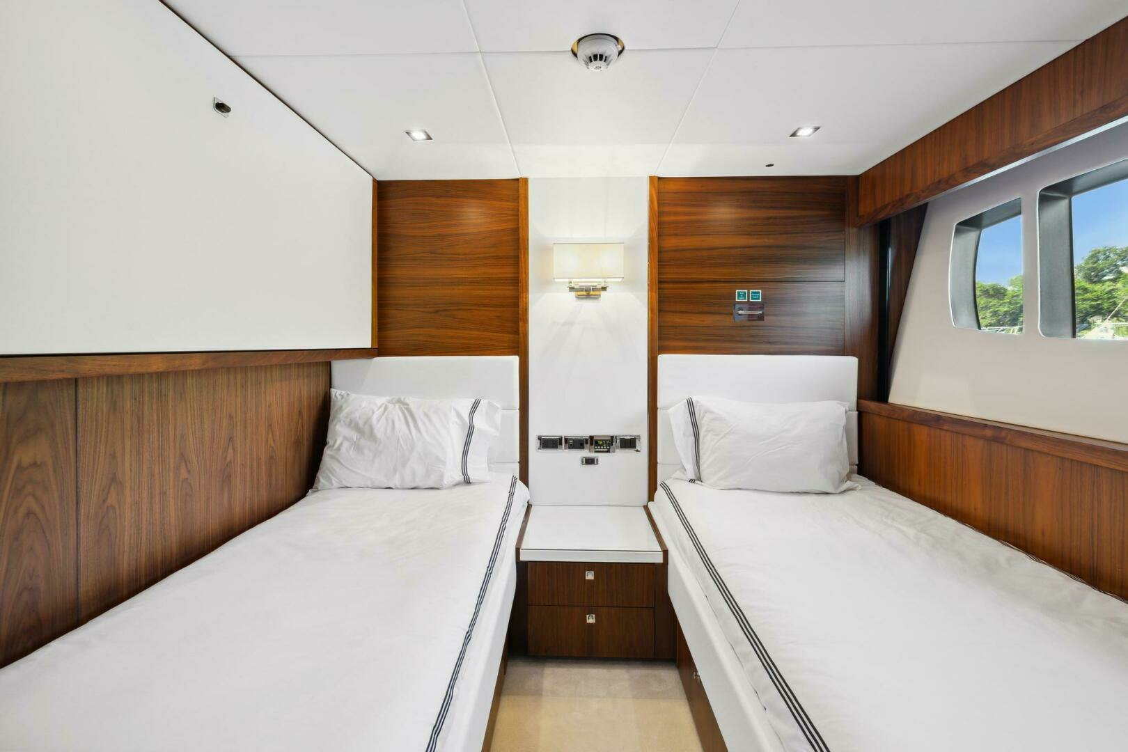 2011 Sunseeker 34M - Image 30