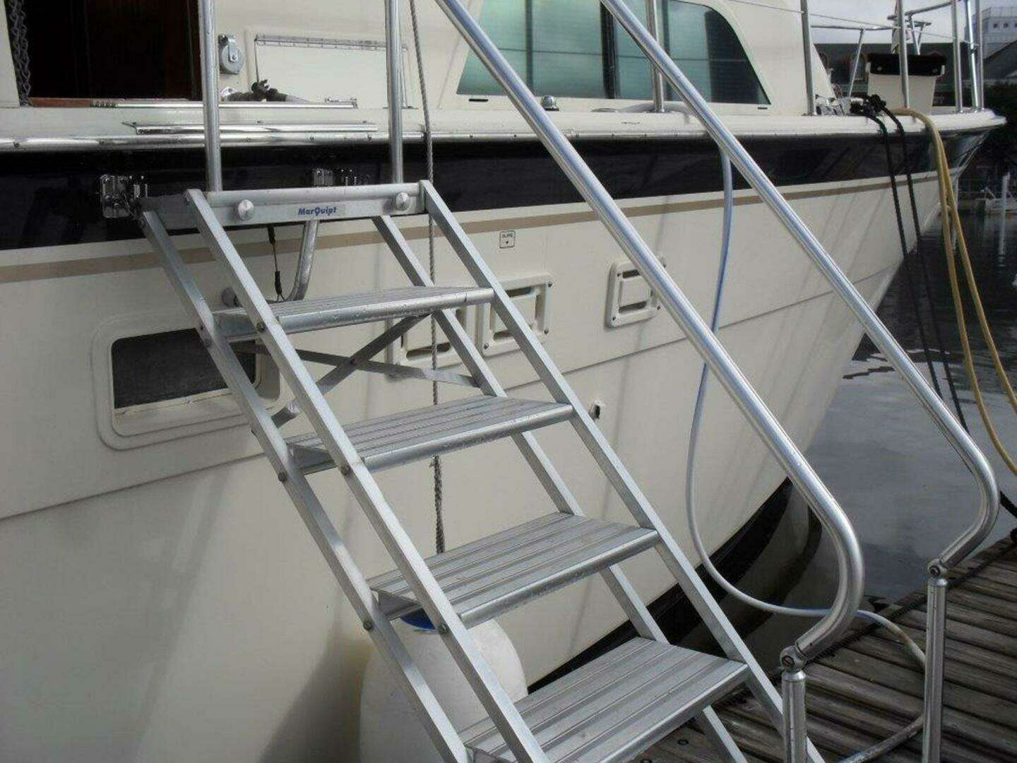 1987 Hatteras Flybridge - Image 33