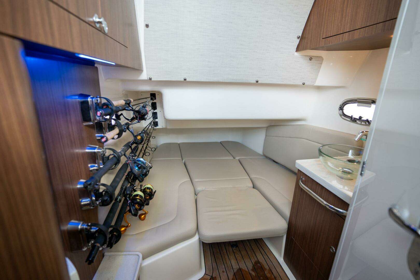 2020 Boston Whaler 380 Outrage Center Console - Image 29