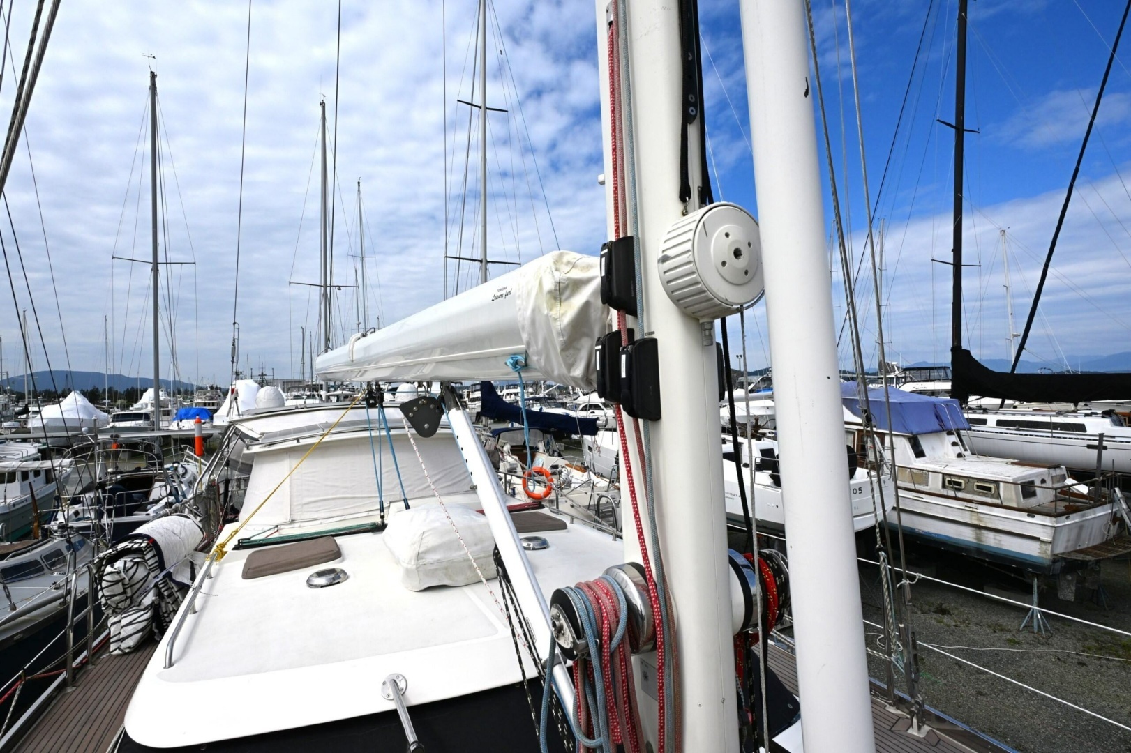 2006 Waterline 50 - Image 25