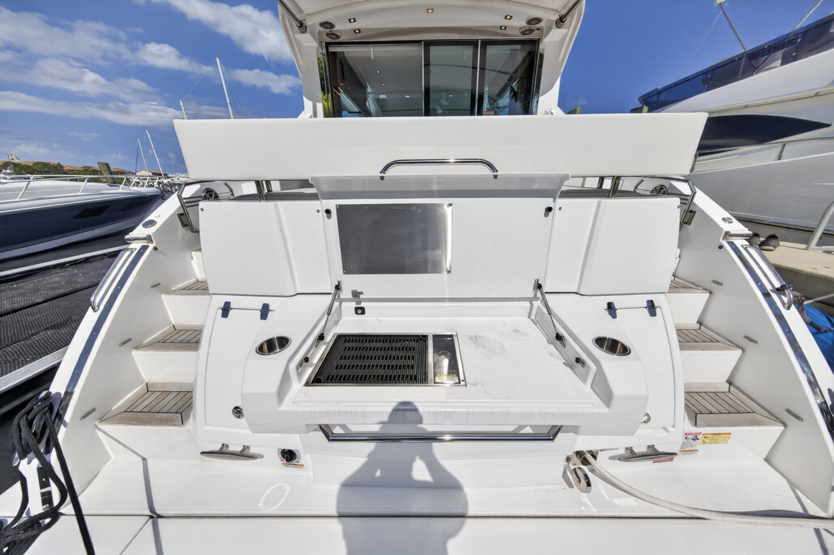 2023 Cruisers Yachts 50 CANTIUS - Image 22