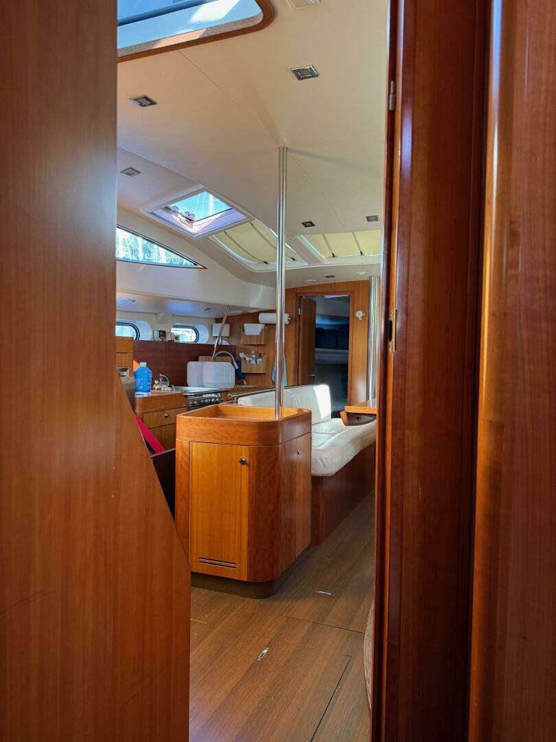 2011 Allures 45 - Image 41