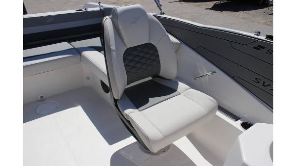 2025 Starcraft SVX 210 OB DC boat seat, featuring modern design and comfortable upholstery.