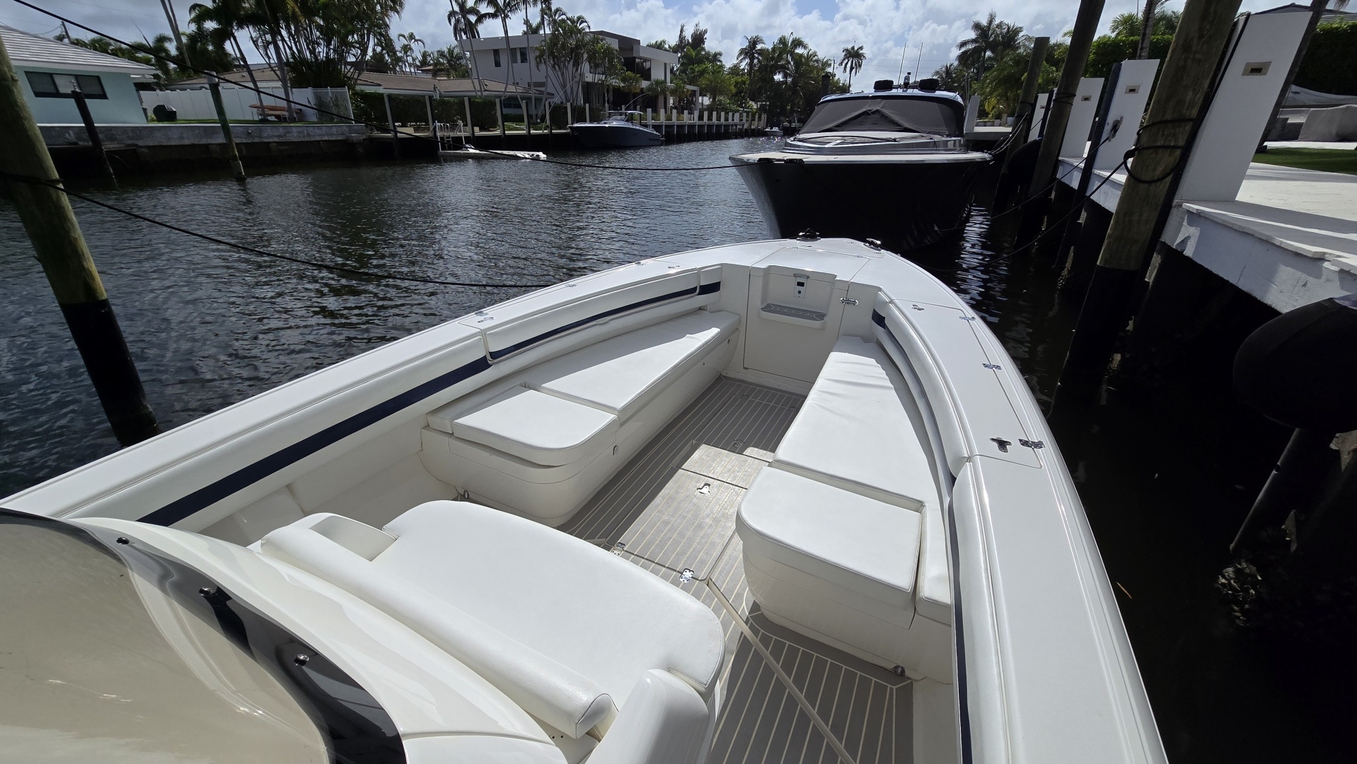2007 Intrepid 323 Open - Image 7