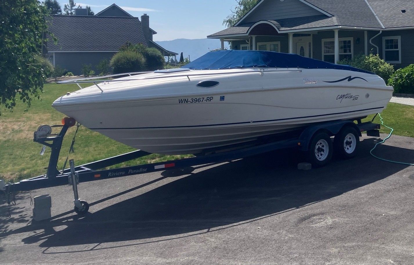 1999 Rinker Captiva 232 Cuddy - 10