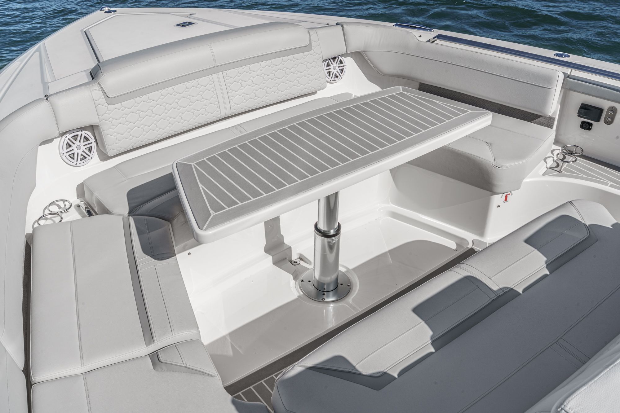 2023 Tiara Yachts 48 LS - 14