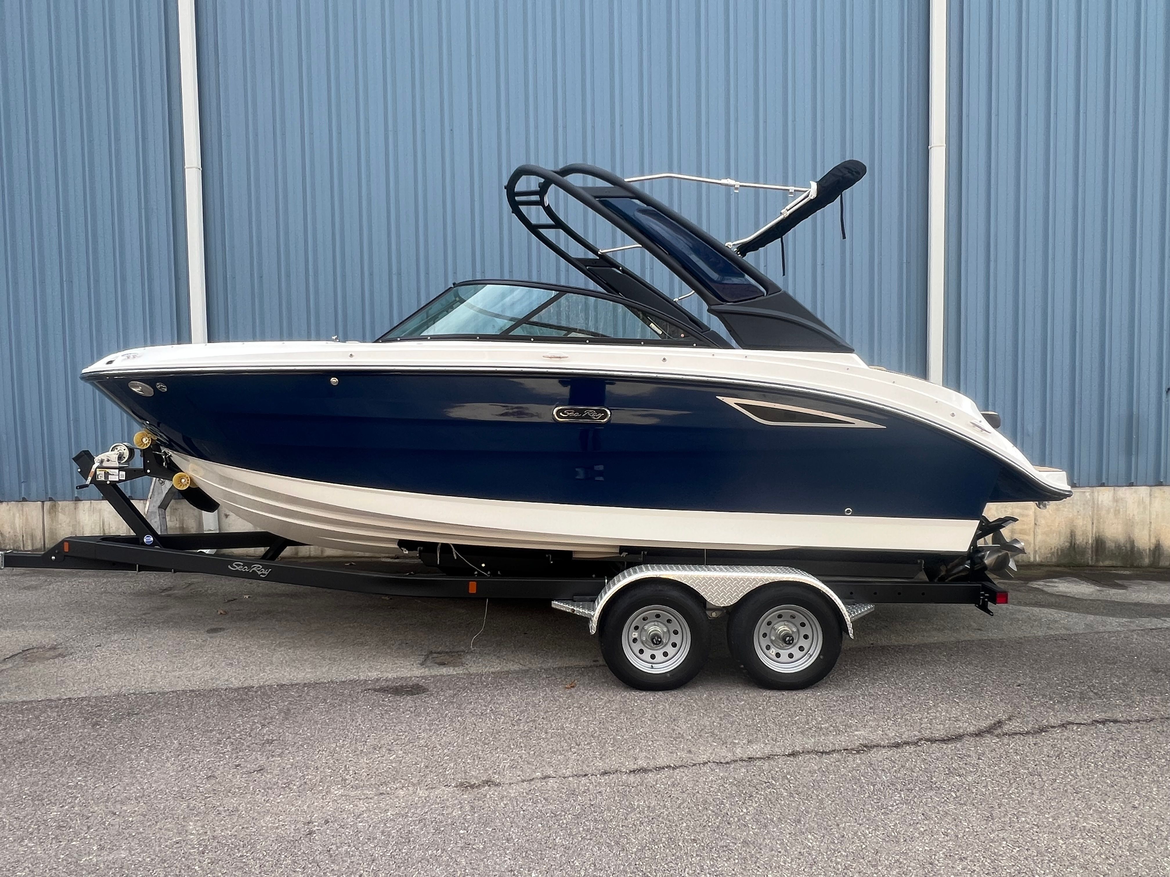 2026 Sea Ray SDX 230