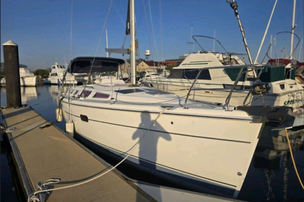 2005 Hunter 36