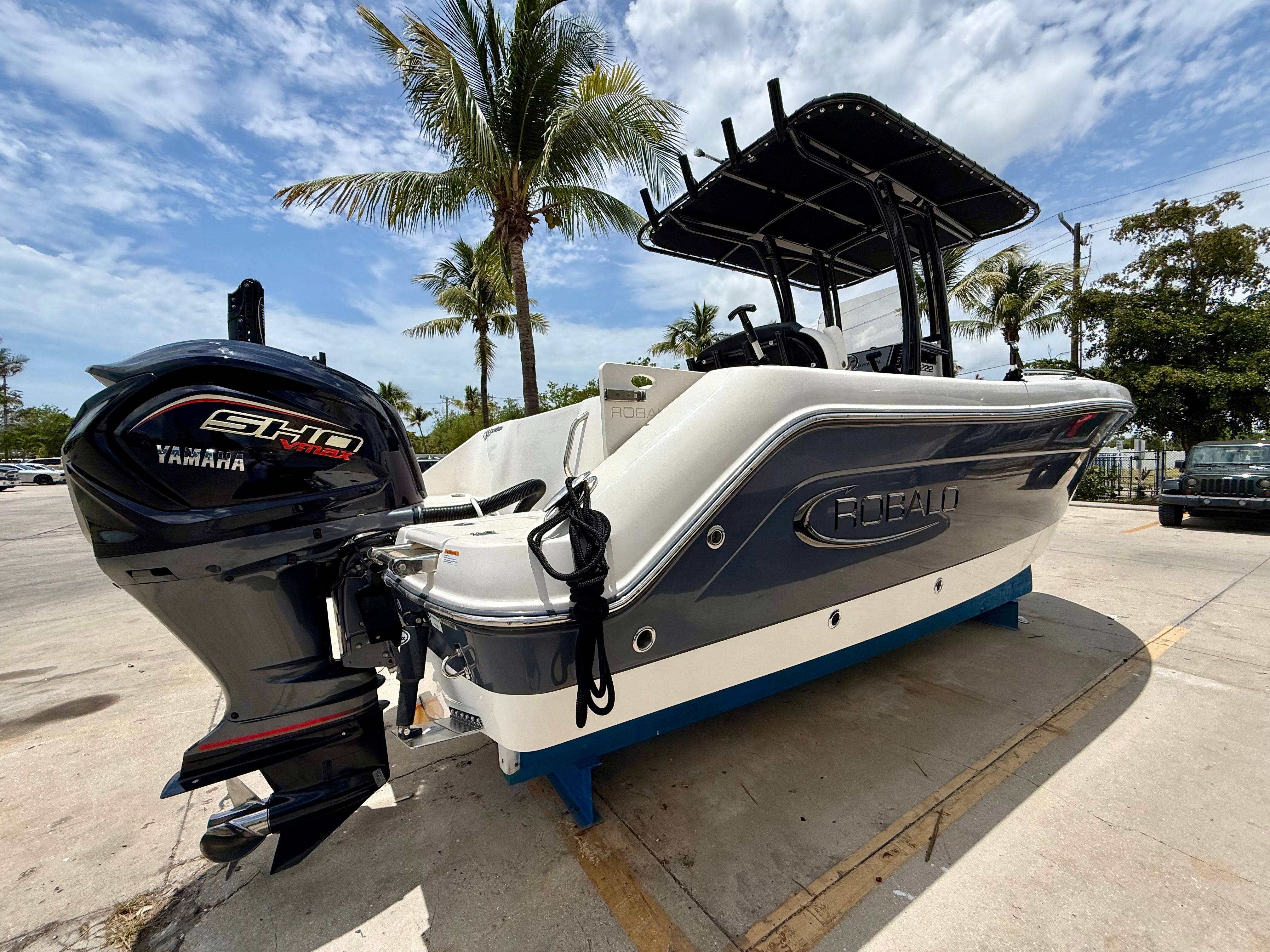 2024 Robalo R222 Explorer - 36