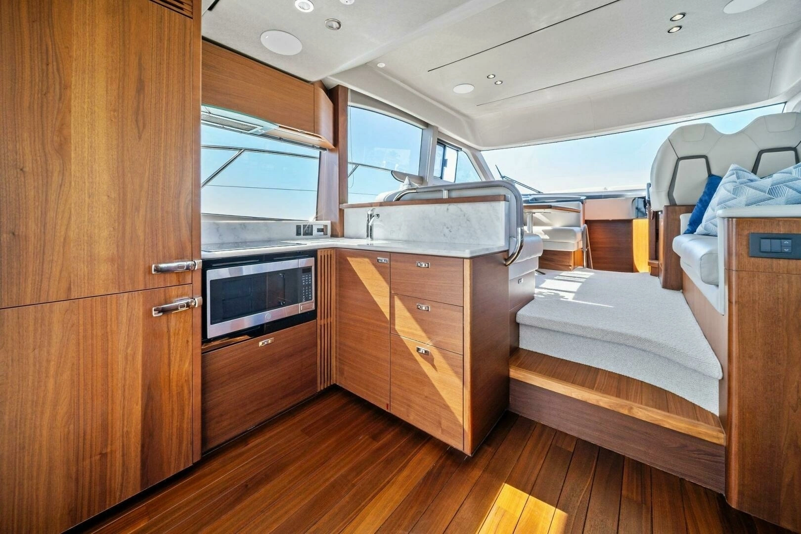 2023 Princess F50 - Image 24