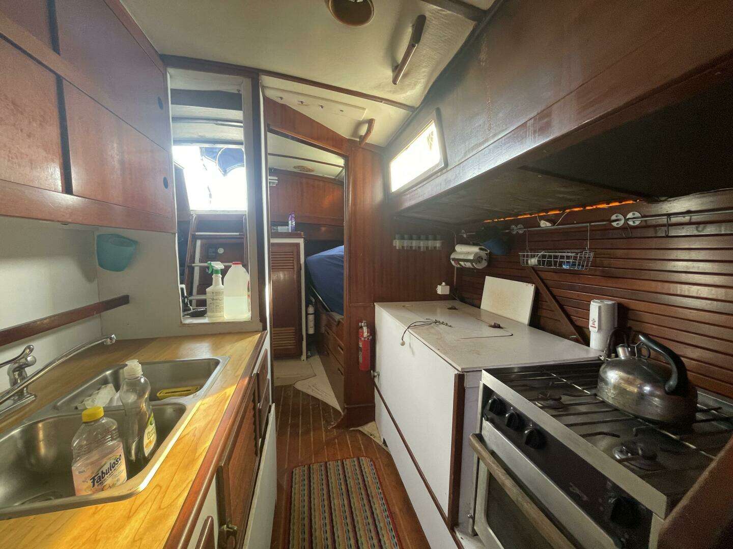 1982 Reliance 44 - Image 21