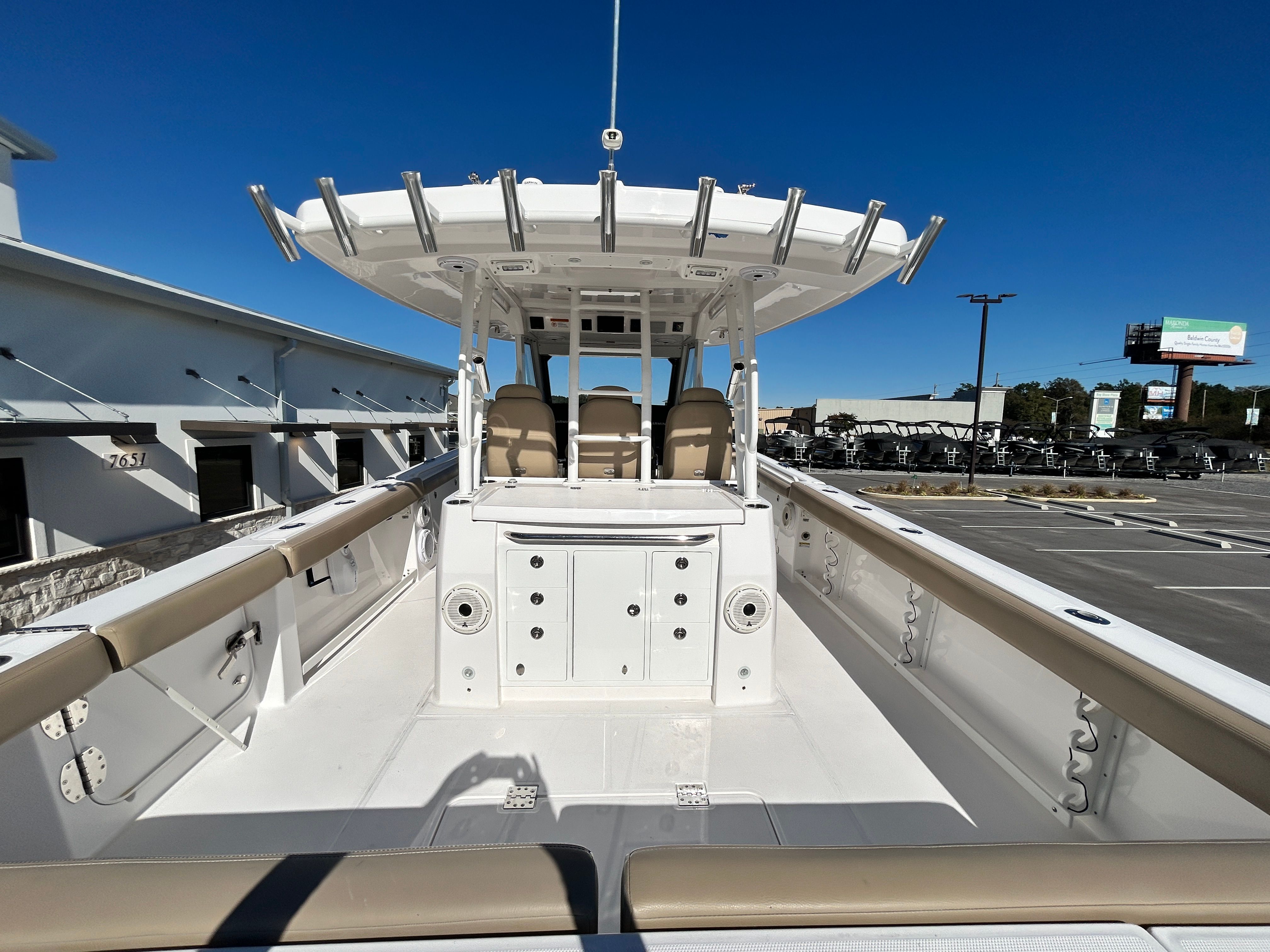 2020 Everglades 395 Center Console - 18
