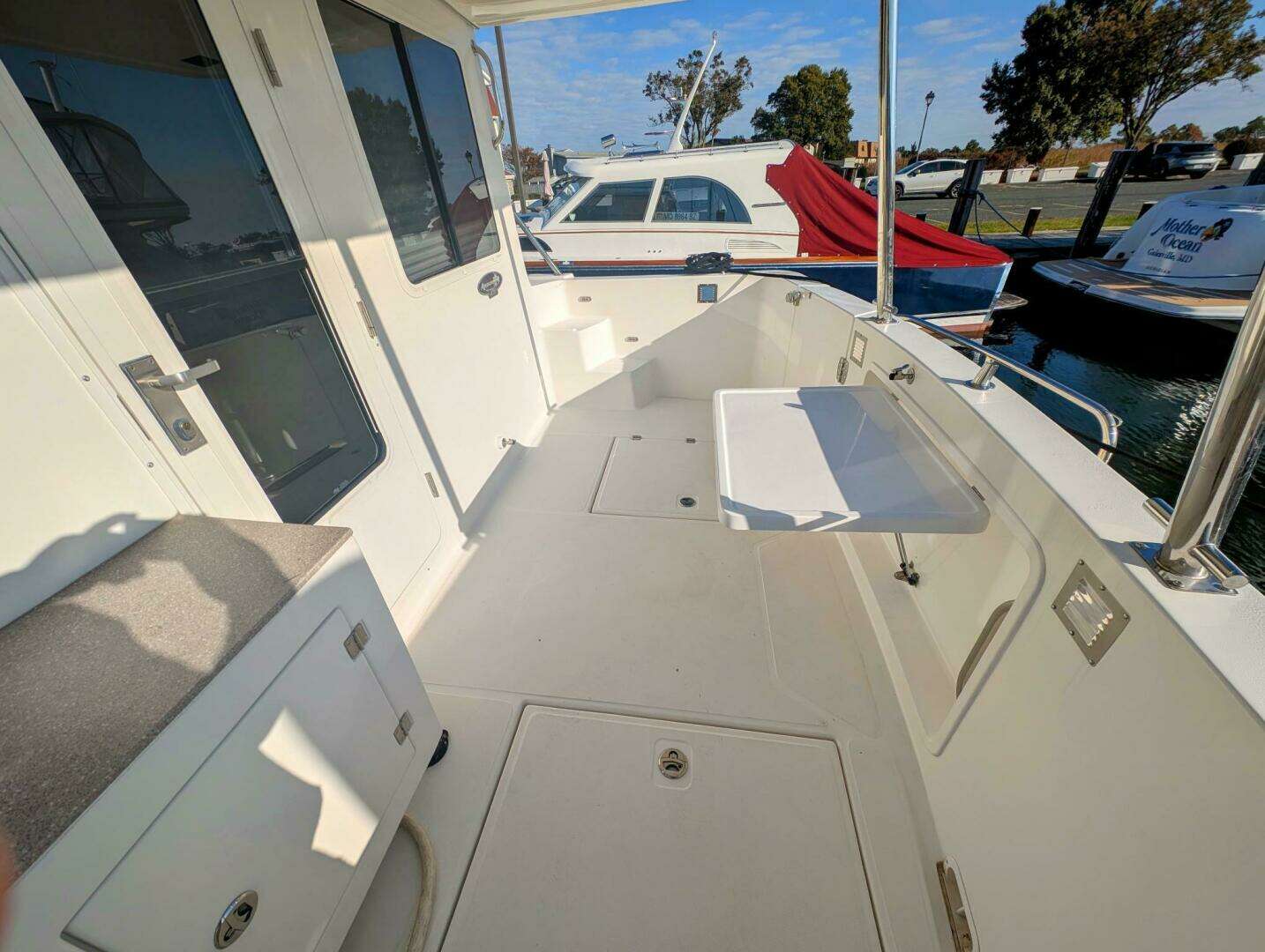2015 American Tug — - Image 4