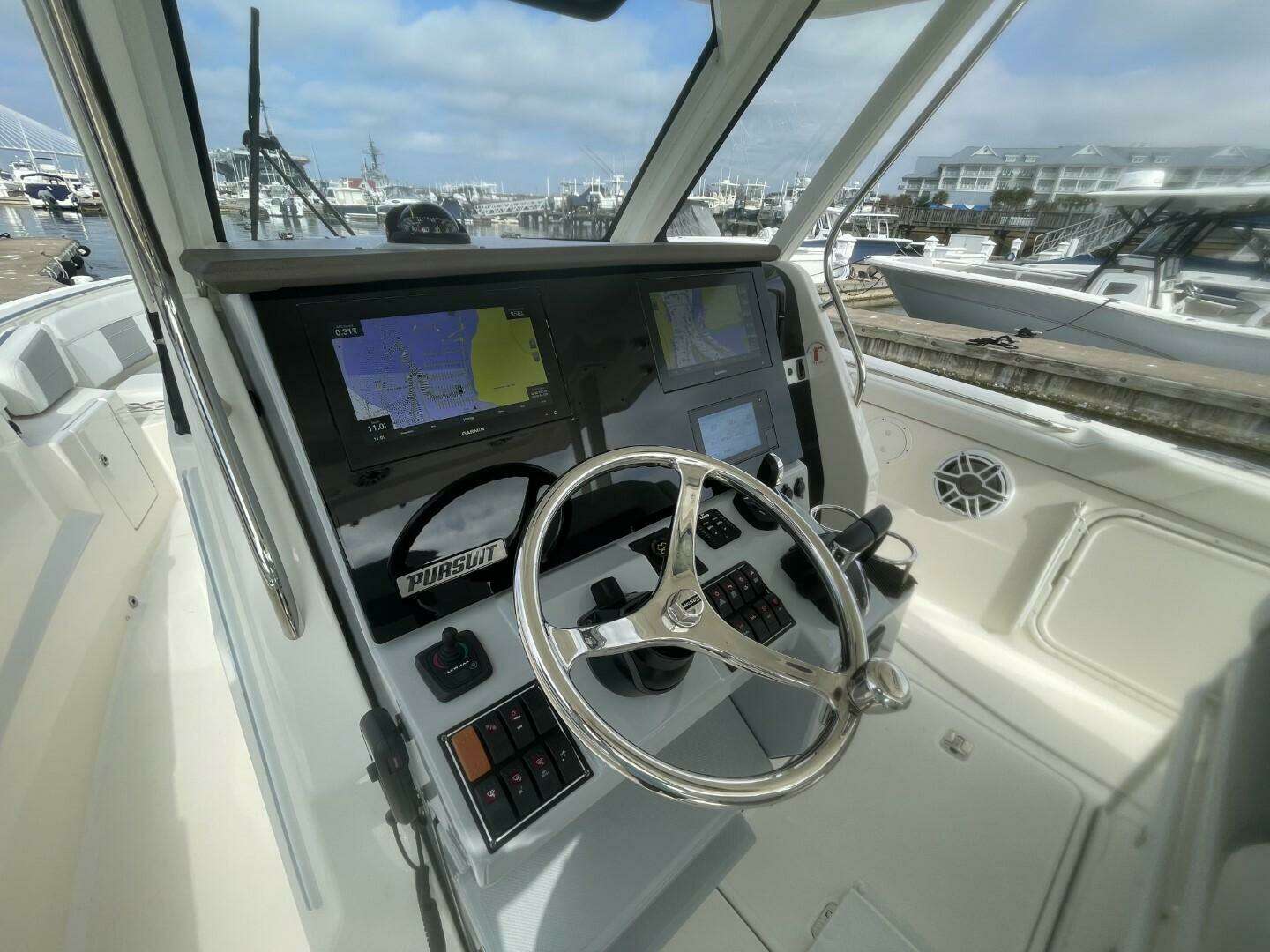 2021 Pursuit S 328 Sport - Image 18