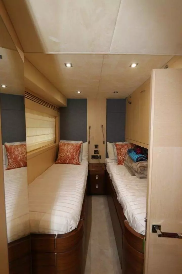 2015 Sunseeker Yacht - Image 37
