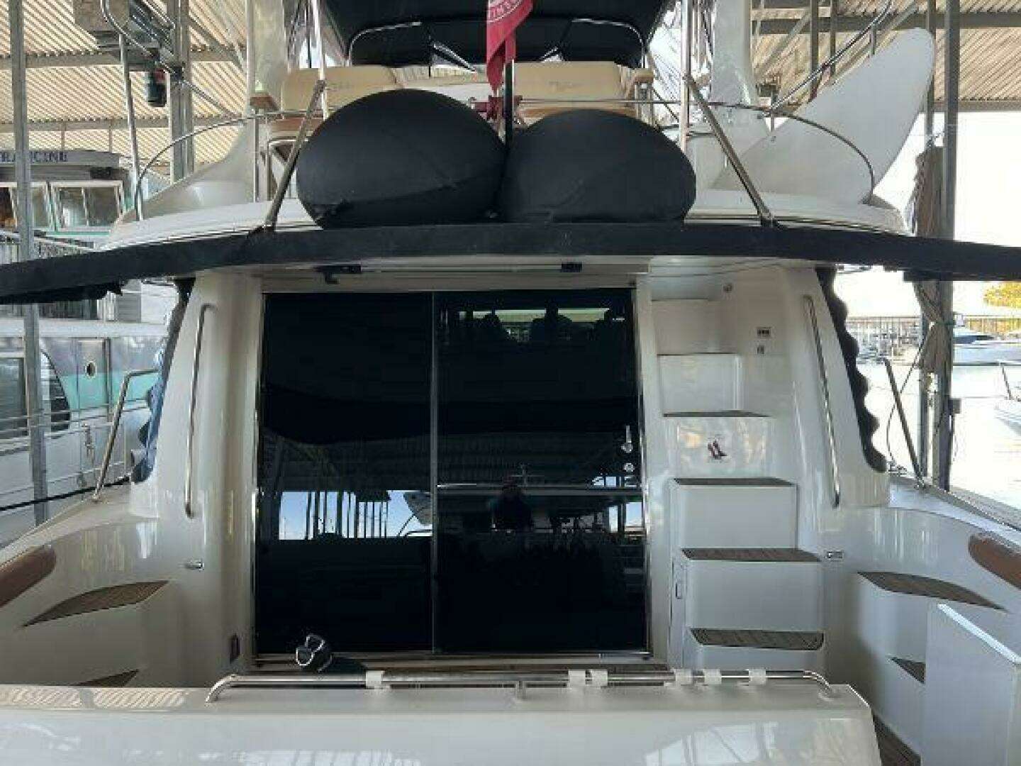 2001 Carver 450 Voyager Pilothouse - Image 12