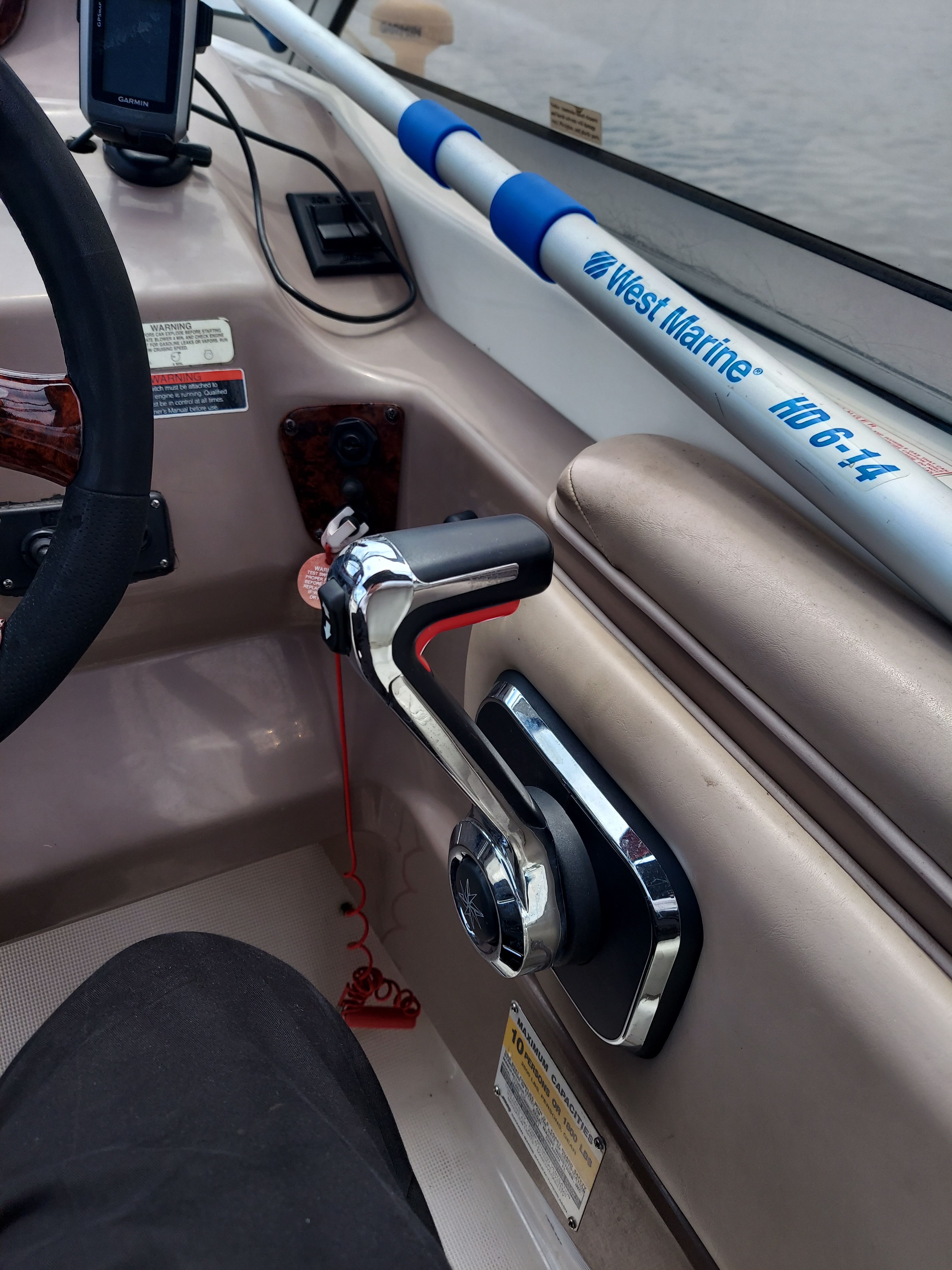 Interior of a 2004 Regal Commodore 2465 boat.