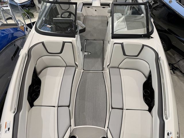 2025 Yamaha Boats AR250 - 28