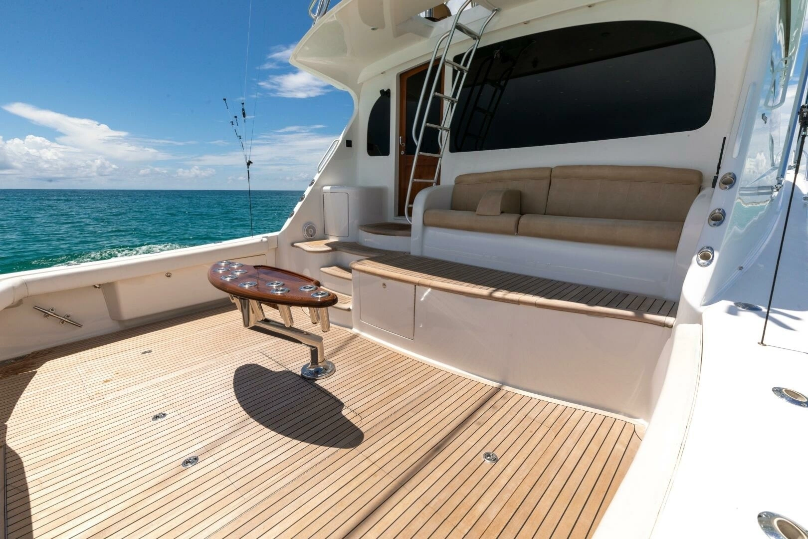 2015 Viking 70 Convertible - Image 4