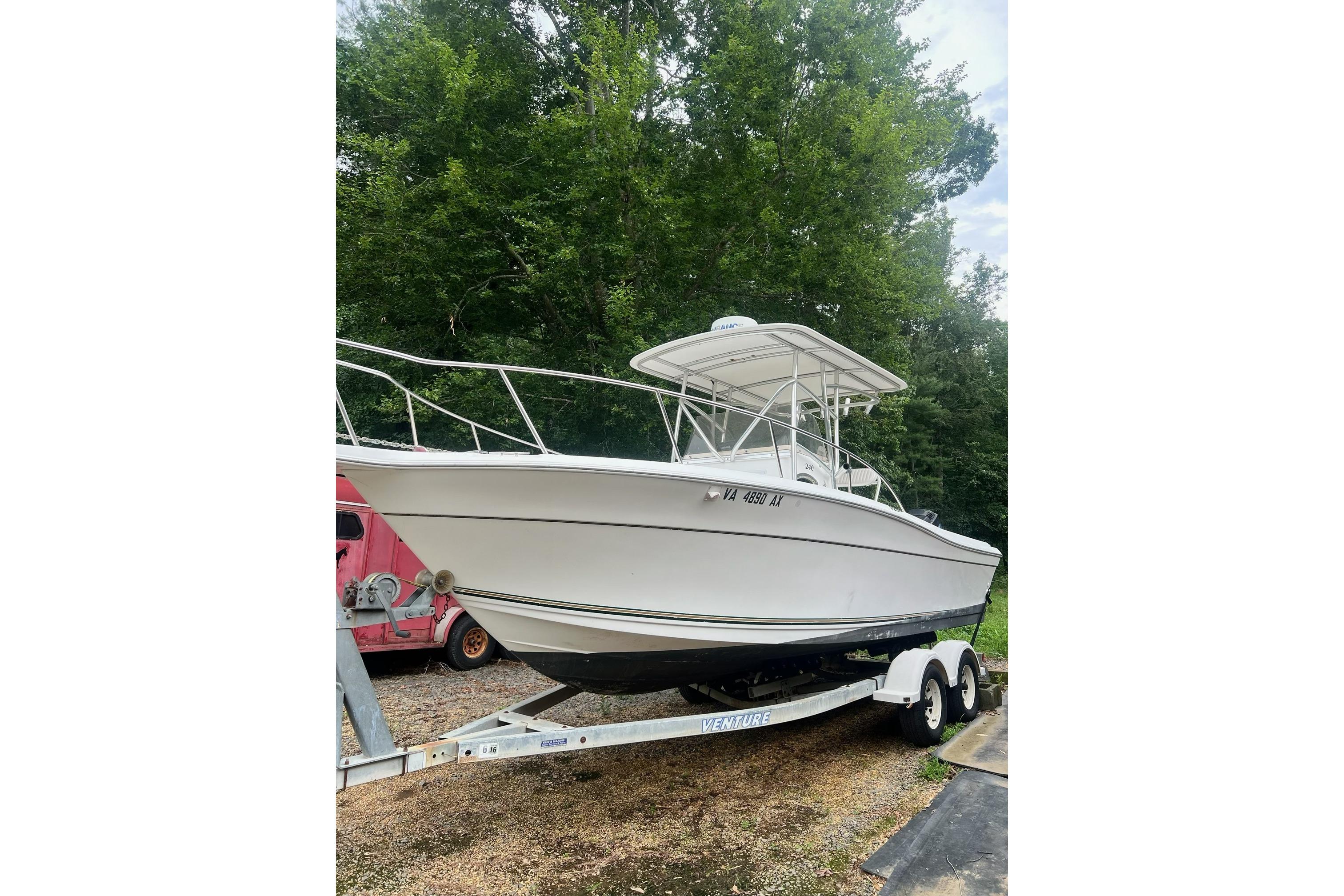 2000 Sport-Craft 240 Center Console