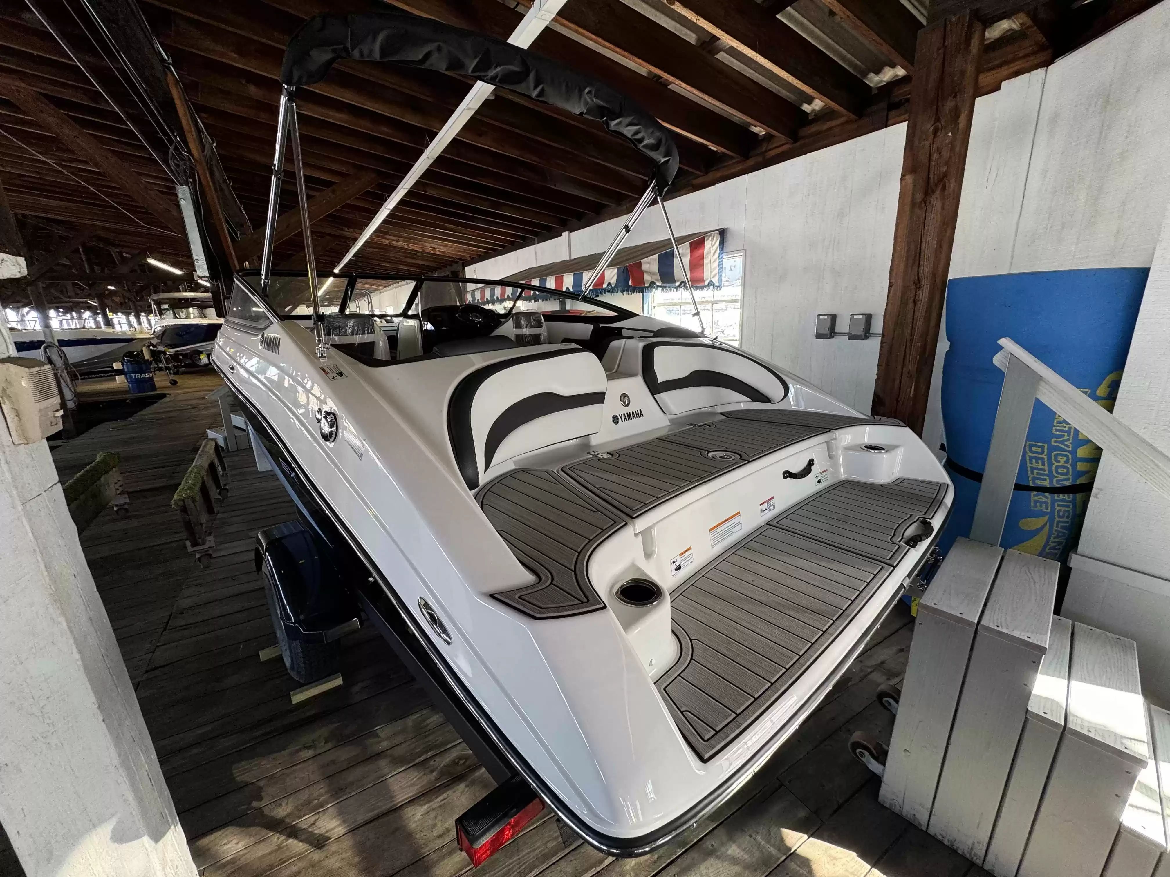 2026 Yamaha Boats SX195 - 6