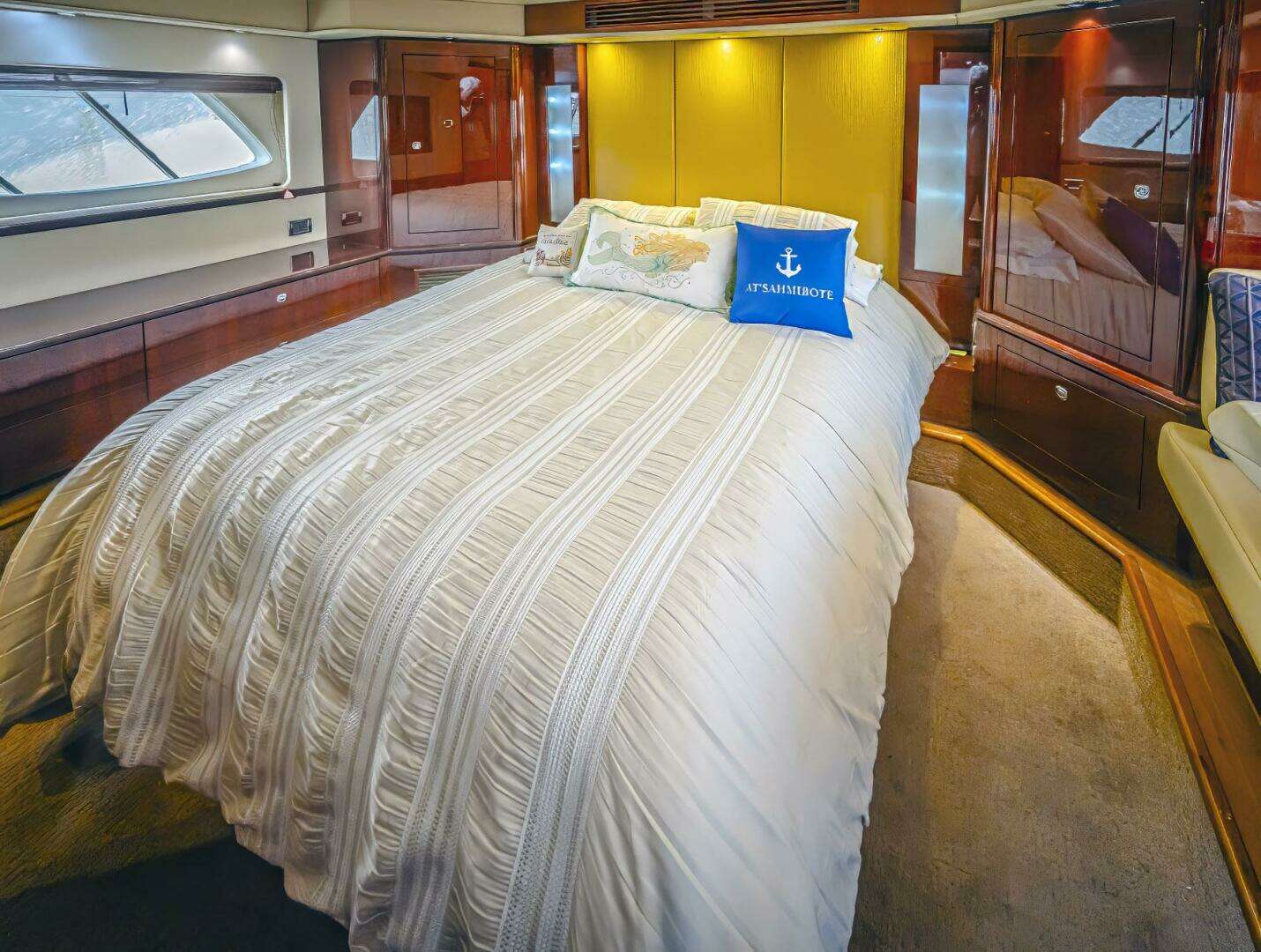 2011 Sea Ray 580 Sundancer - Image 12