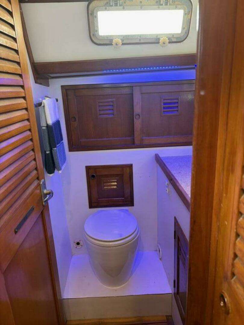 1980 Cheoy Lee Aft Cockpit - Image 33