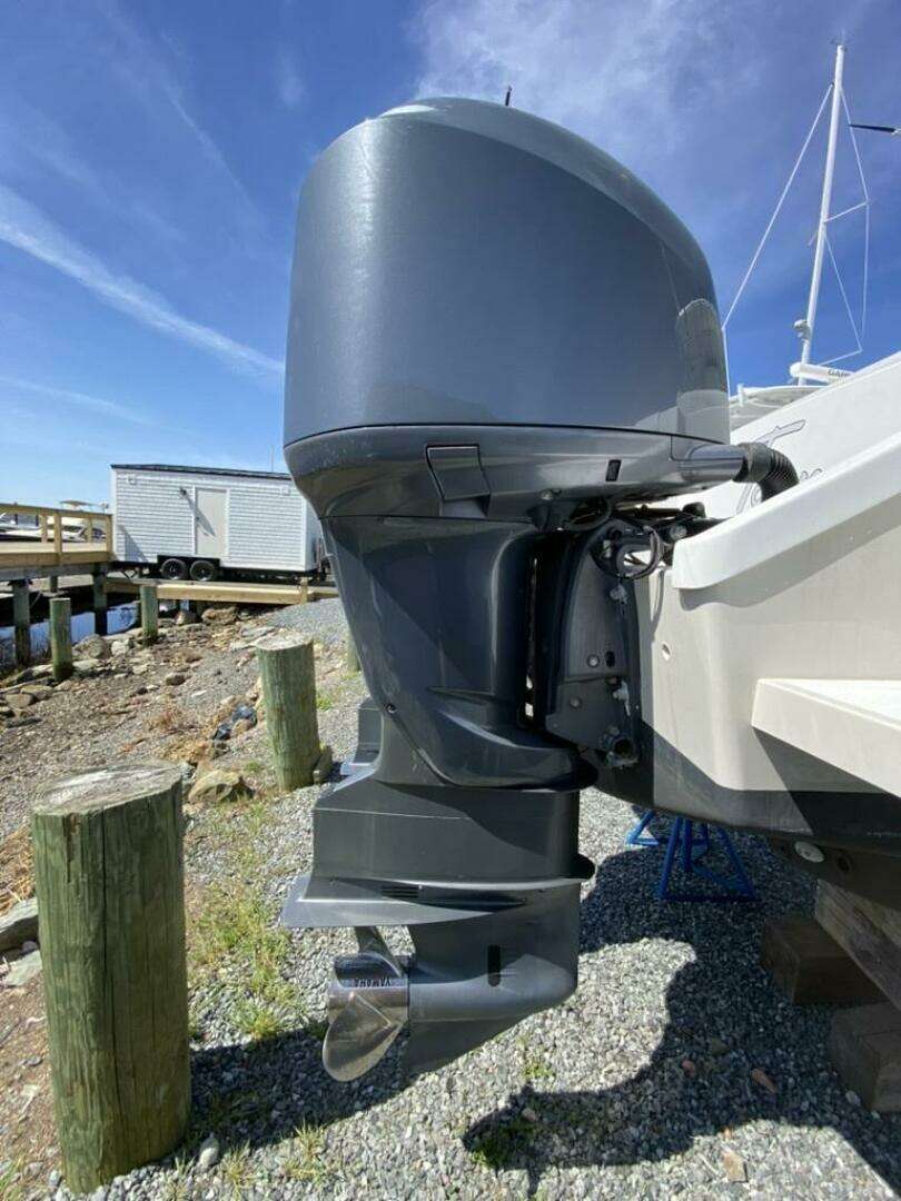 1997 Intrepid 339wa - Image 8