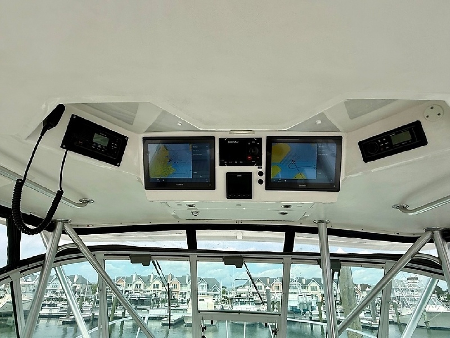 2005 Luhrs 32 Express - Image 10