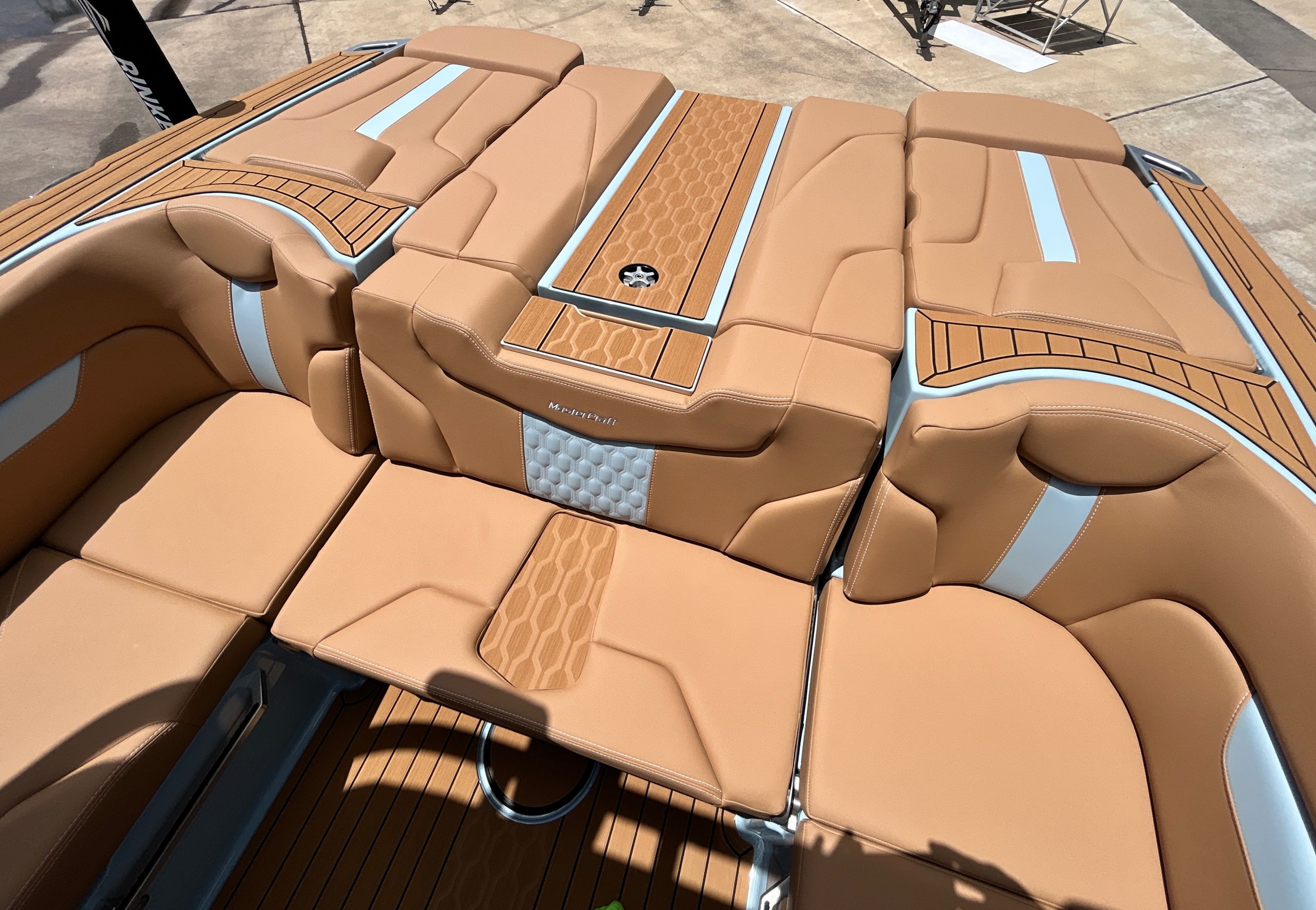 2026 MasterCraft XT23 - 50