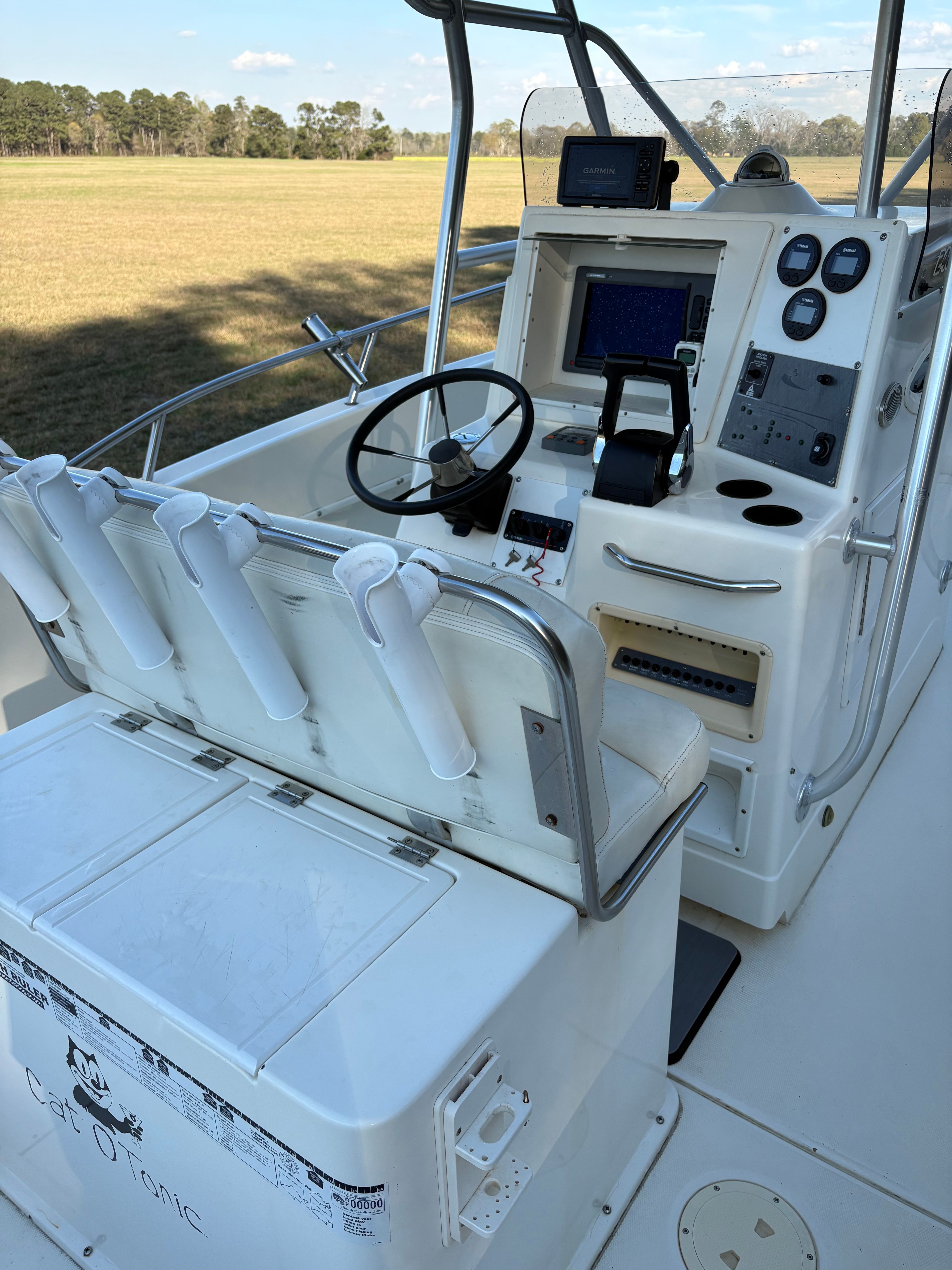 2000 World Cat 246 SF - 9