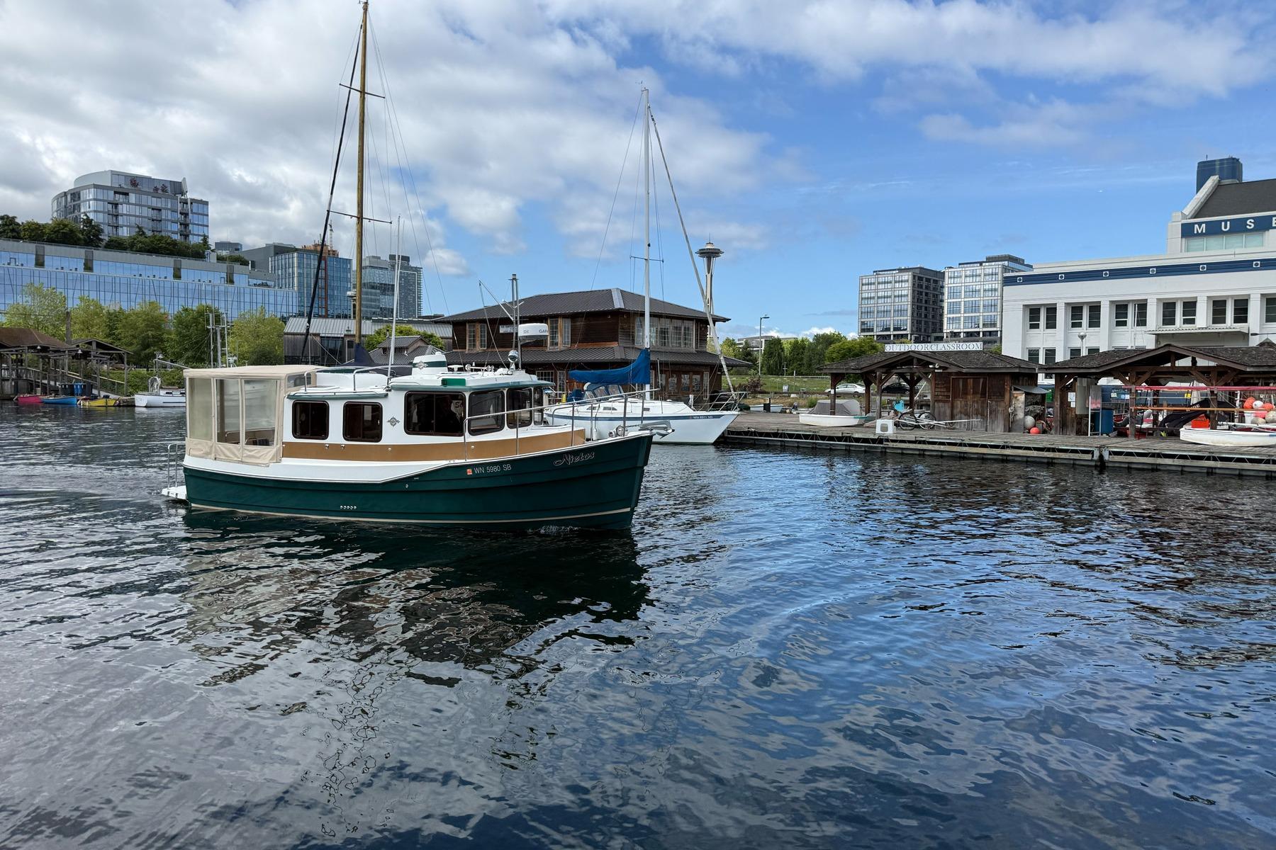 2014 Ranger Tugs R-27