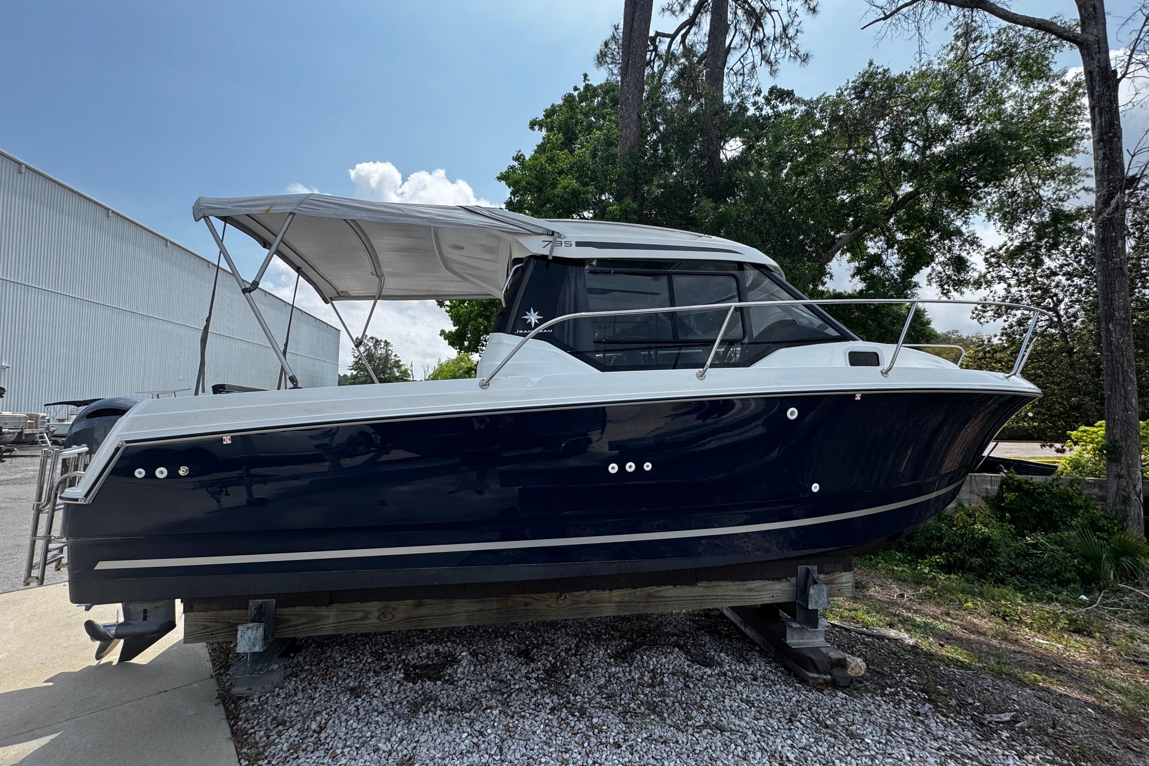 2019 Jeanneau NC 795