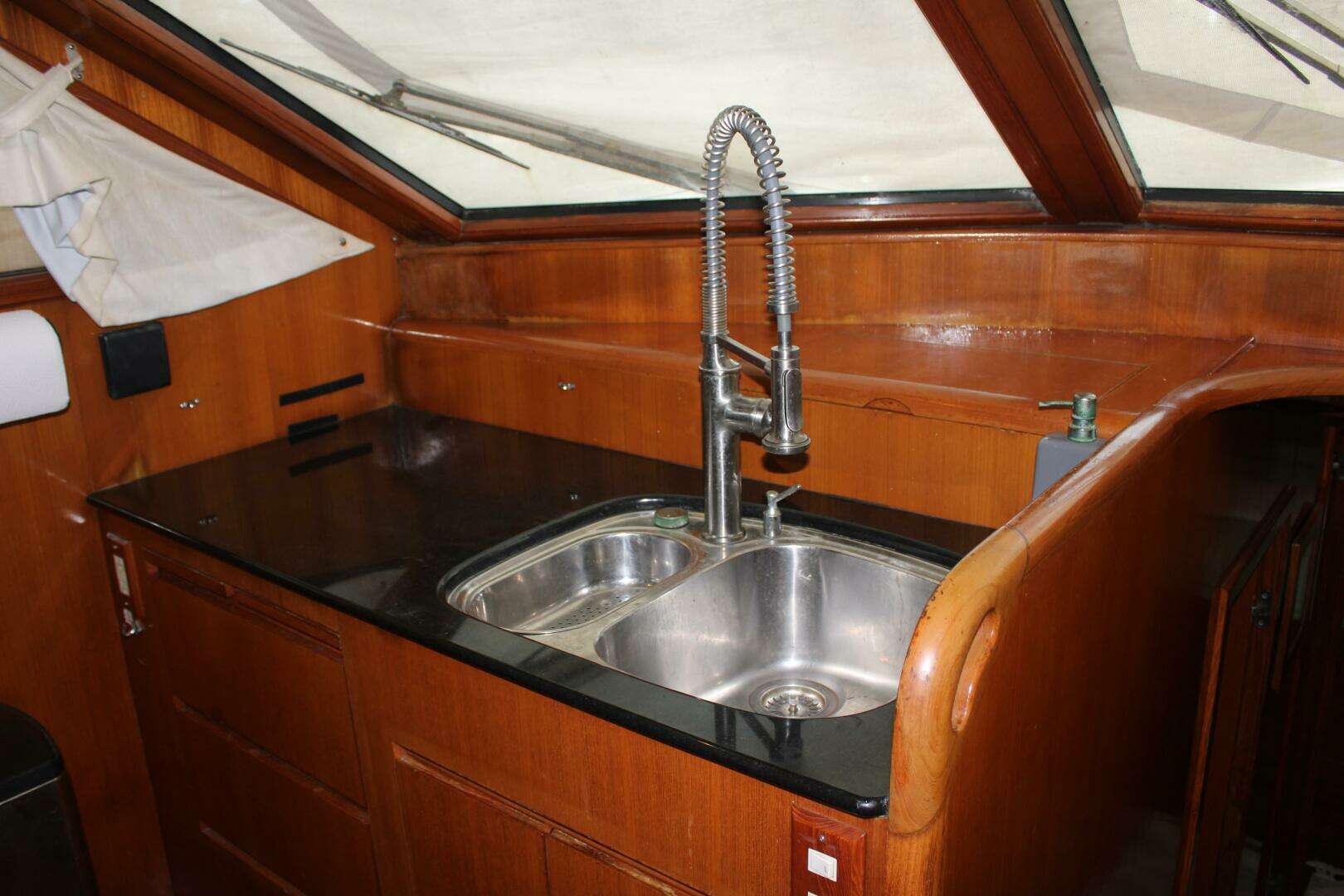 1998 Ocean Alexander 500 Sport Sedan - Image 19