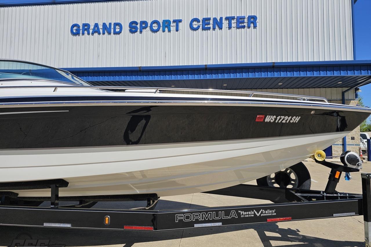 2014 Formula 292 FASTech boat on trailer at Grand Sport Center.