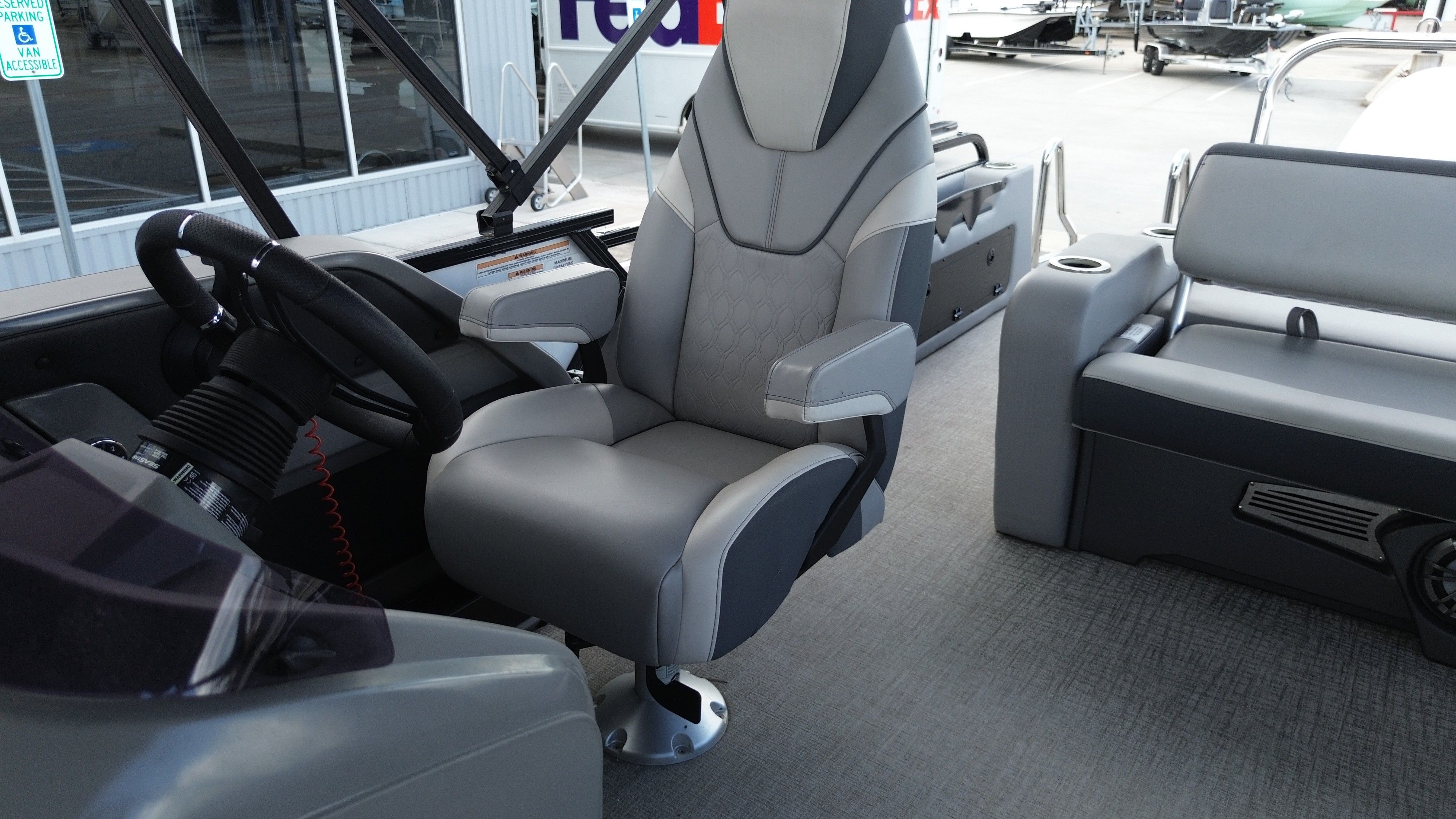 2025 Avalon LSZ Versatile Rear Bench - 23' - 31